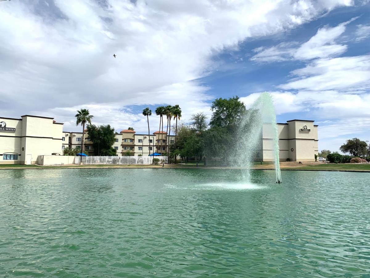 Windmill Suites Surprise - Phoenix, Ascend Hotel Collection מראה חיצוני תמונה