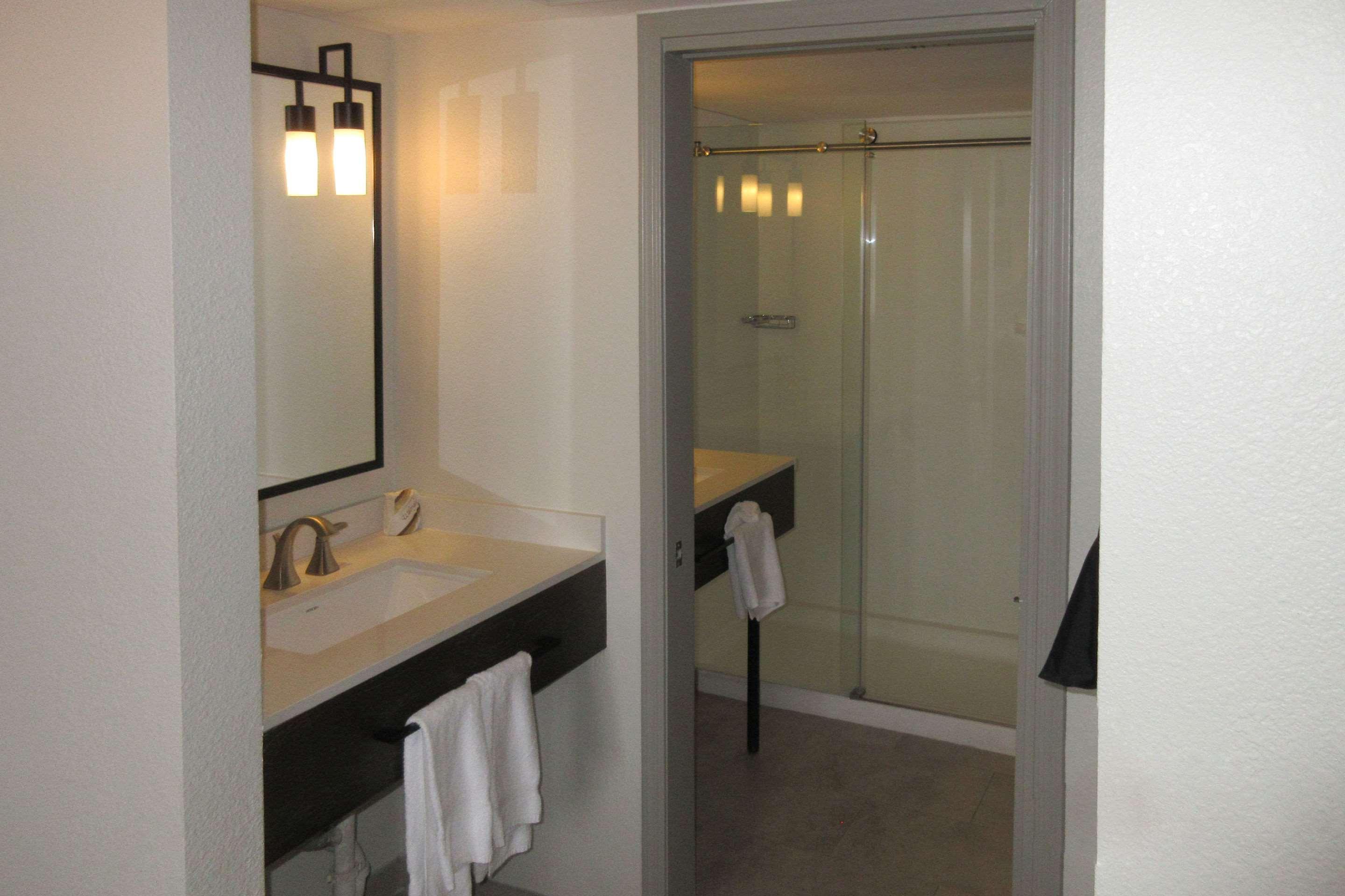 Windmill Suites Surprise - Phoenix, Ascend Hotel Collection מראה חיצוני תמונה