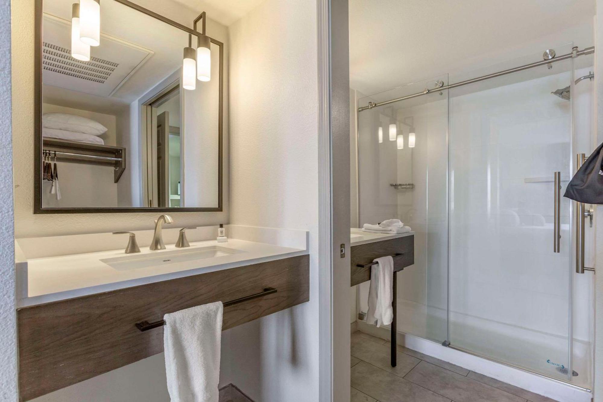 Windmill Suites Surprise - Phoenix, Ascend Hotel Collection מראה חיצוני תמונה