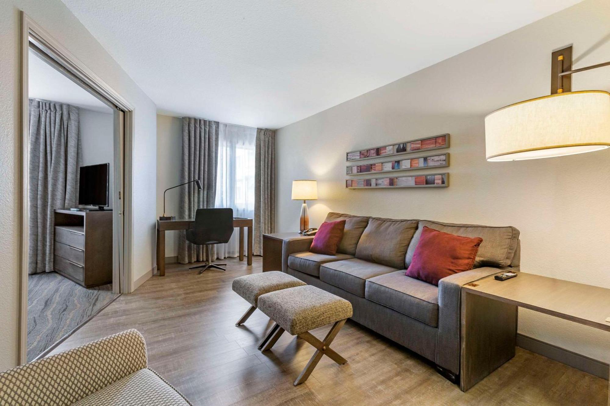 Windmill Suites Surprise - Phoenix, Ascend Hotel Collection מראה חיצוני תמונה
