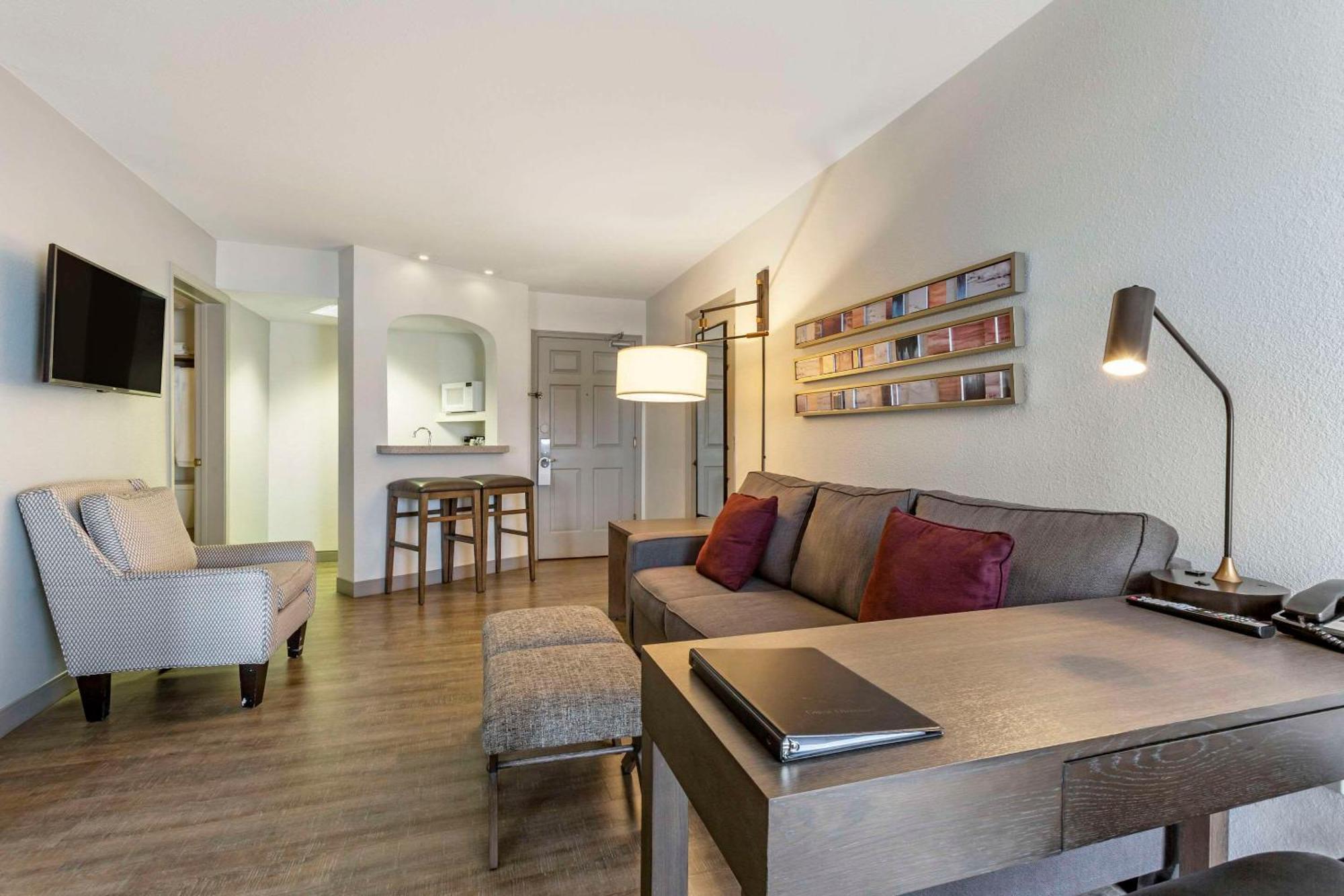 Windmill Suites Surprise - Phoenix, Ascend Hotel Collection מראה חיצוני תמונה