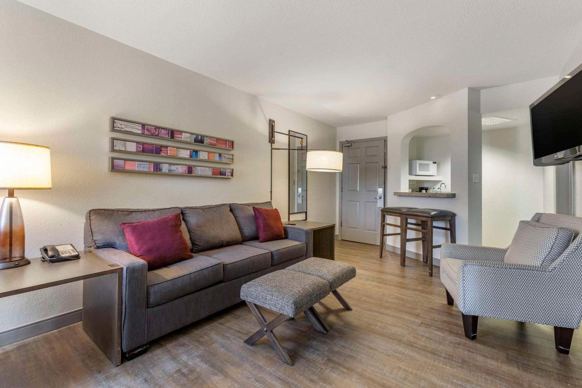 Windmill Suites Surprise - Phoenix, Ascend Hotel Collection מראה חיצוני תמונה