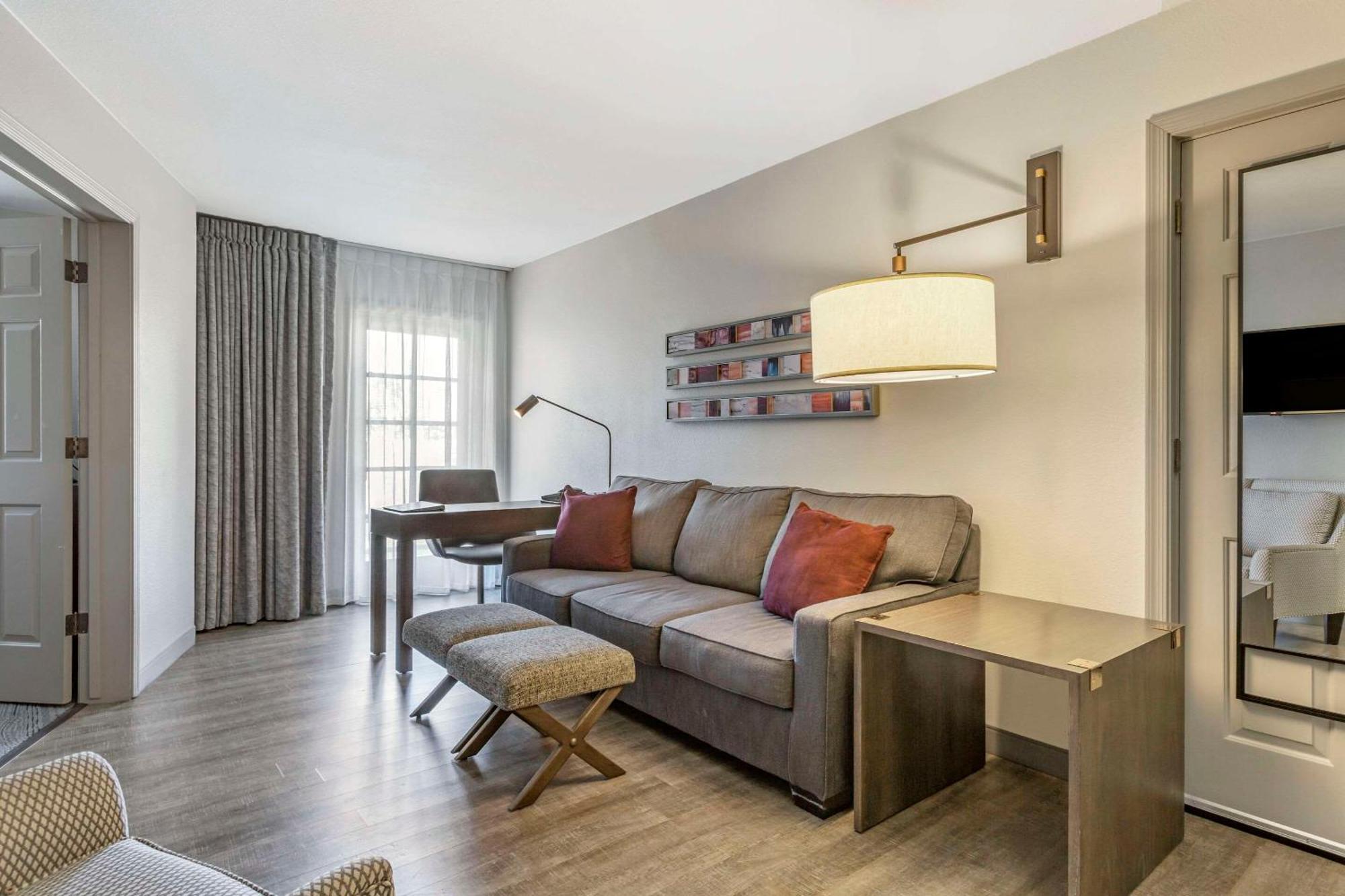 Windmill Suites Surprise - Phoenix, Ascend Hotel Collection מראה חיצוני תמונה