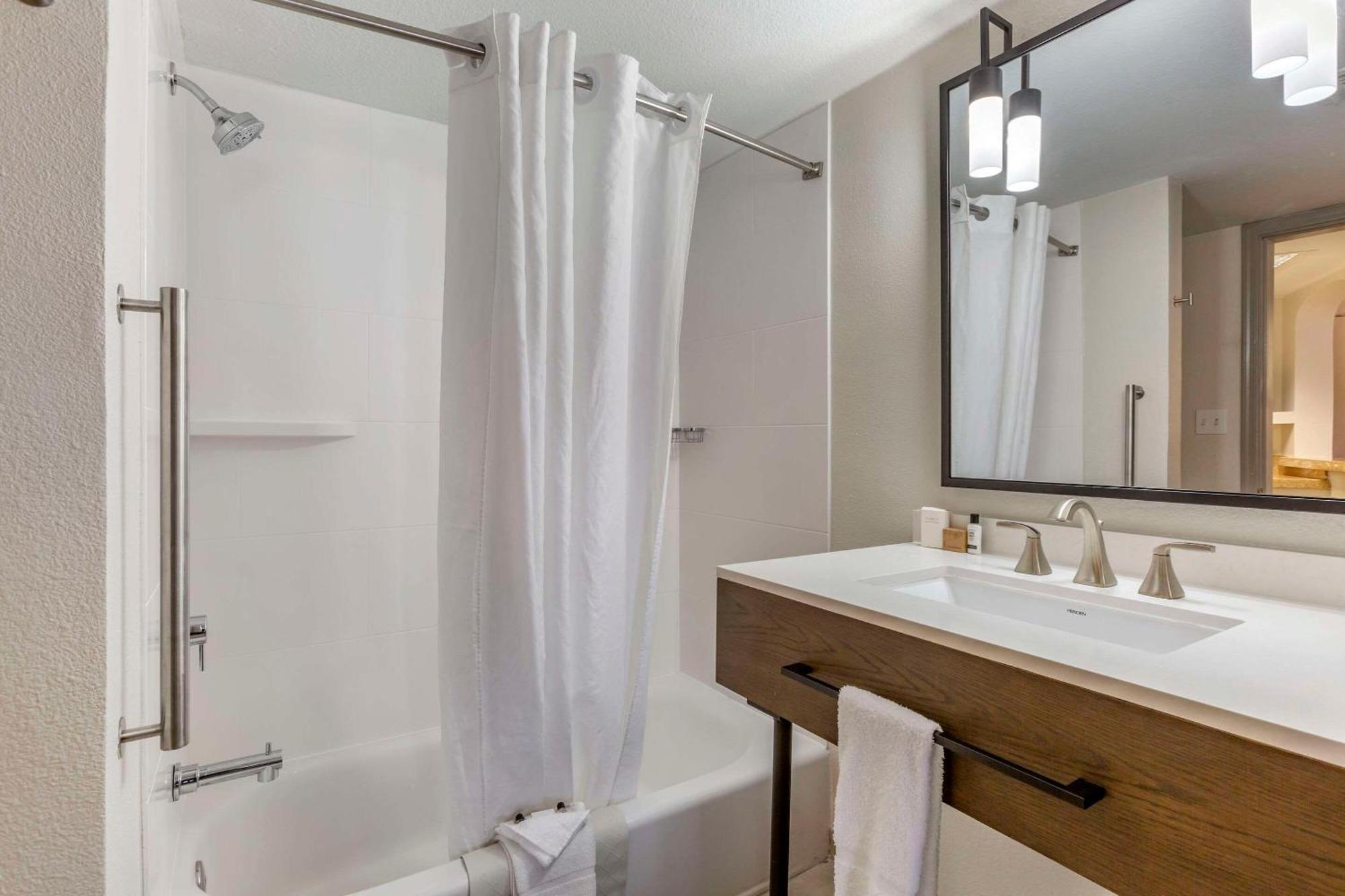 Windmill Suites Surprise - Phoenix, Ascend Hotel Collection מראה חיצוני תמונה